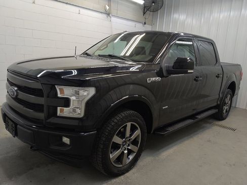Used 2017 Ford F150 Lariat w/ Equipment Group 502A Luxury AWD/4WD image 2