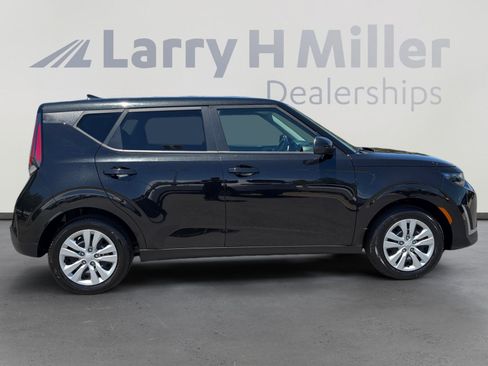 Used 2024 Kia Soul LX FWD image 6