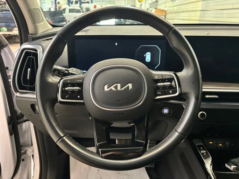 Used 2024 Kia Sorento SX AWD/4WD image 11
