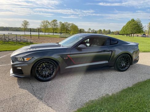 Used 2015 Ford Mustang GT Premium w/ GT Performance Package RWD image 59