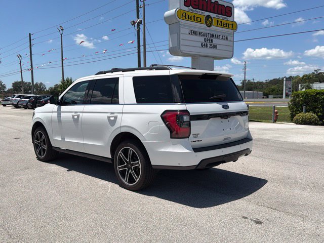Used 2021 Ford Expedition Limited RWD image 3