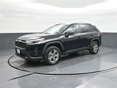 Used 2025 Toyota RAV4 LE image 1