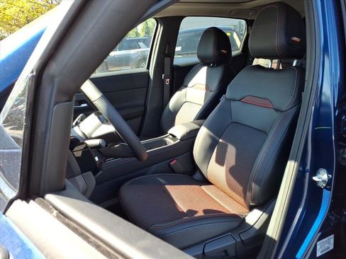 New 2026 Nissan Kicks SR w/ SR Premium Package AWD/4WD image 4