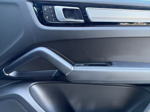 Certified 2023 Porsche Cayenne AWD/4WD image 19