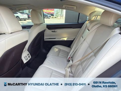 Used 2016 Lexus ES 350 w/ Luxury Package w/Wood Trim FWD image 5
