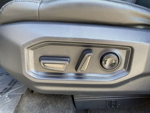 Used 2022 Toyota Tundra Limited AWD/4WD image 23