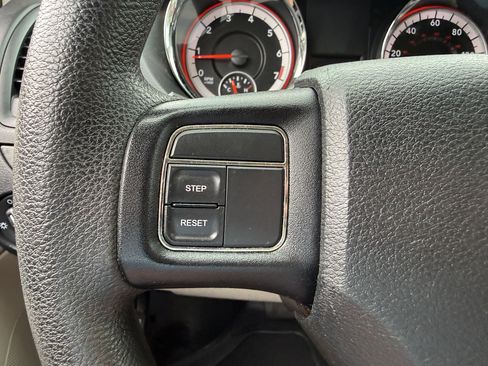 Used 2013 Dodge Grand Caravan SE FWD image 21