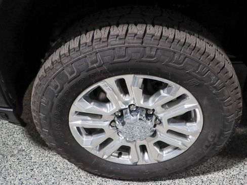 Used 2023 GMC Sierra 2500 Denali image 11