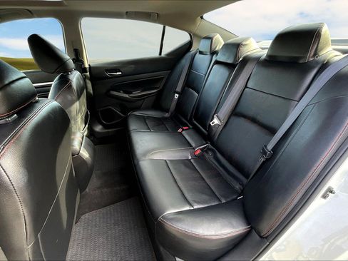 Used 2023 Nissan Altima 2.5 SR w/ SR Premium Package image 14