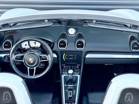 Used 2024 Porsche 718 Boxster RWD image 18