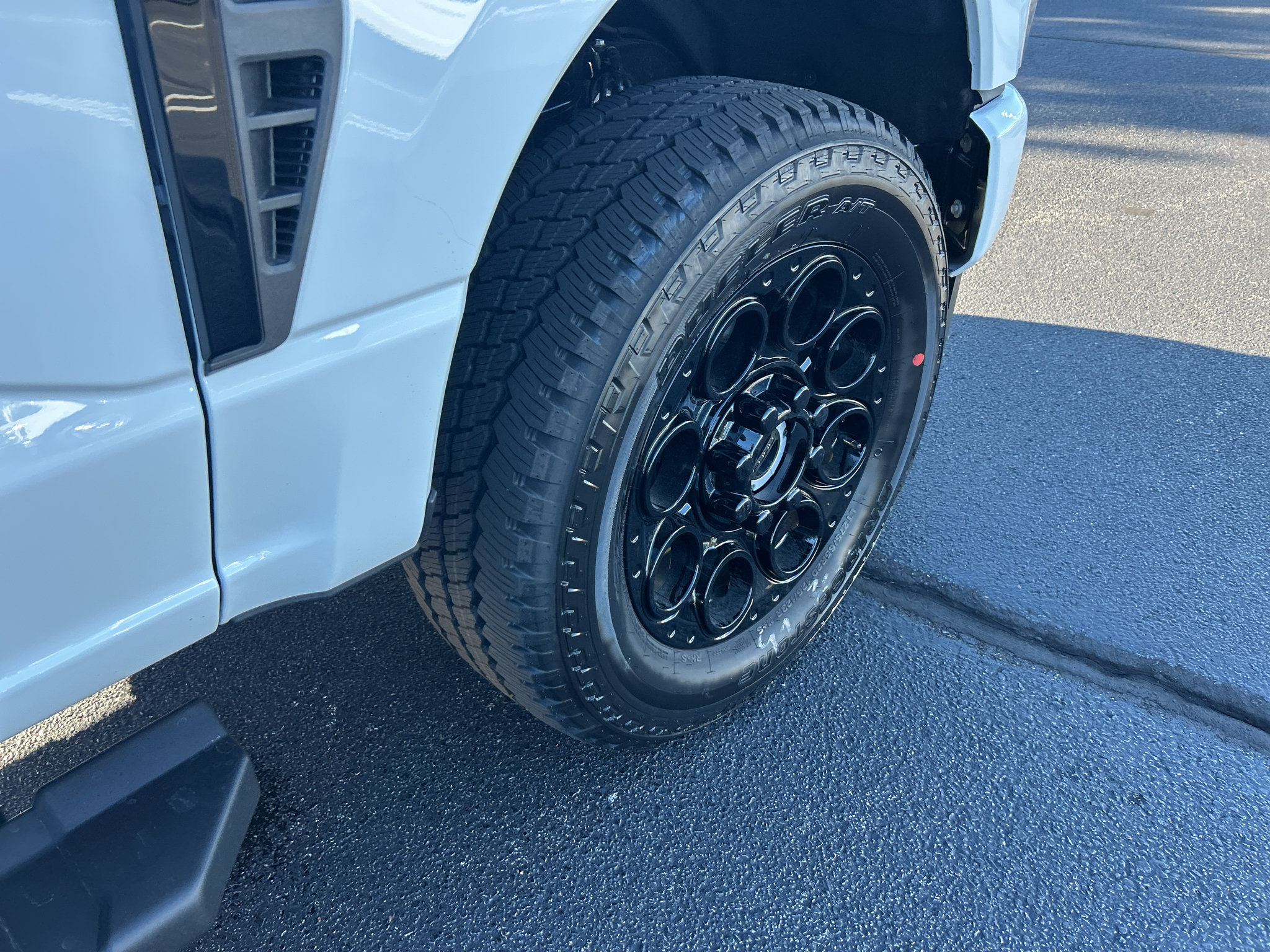 New 2027 Ford F250 XLT w/ XLT Premium Package AWD/4WD image 9