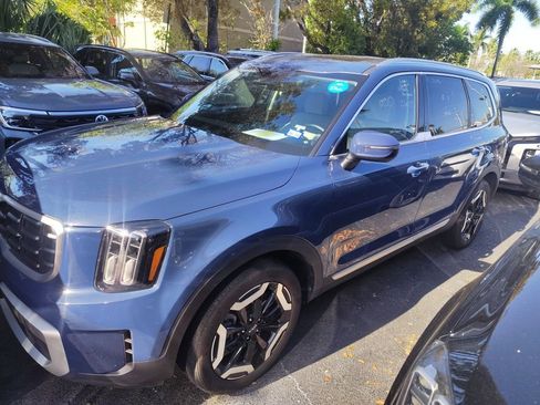 Used 2025 Kia Telluride S image 1