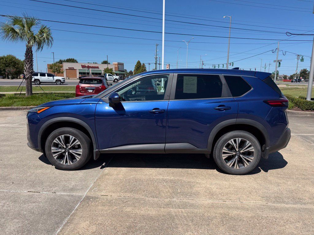Used 2023 Nissan Rogue SV FWD image 2
