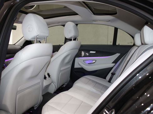 Used 2023 Mercedes-Benz E 450 4MATIC Sedan image 16