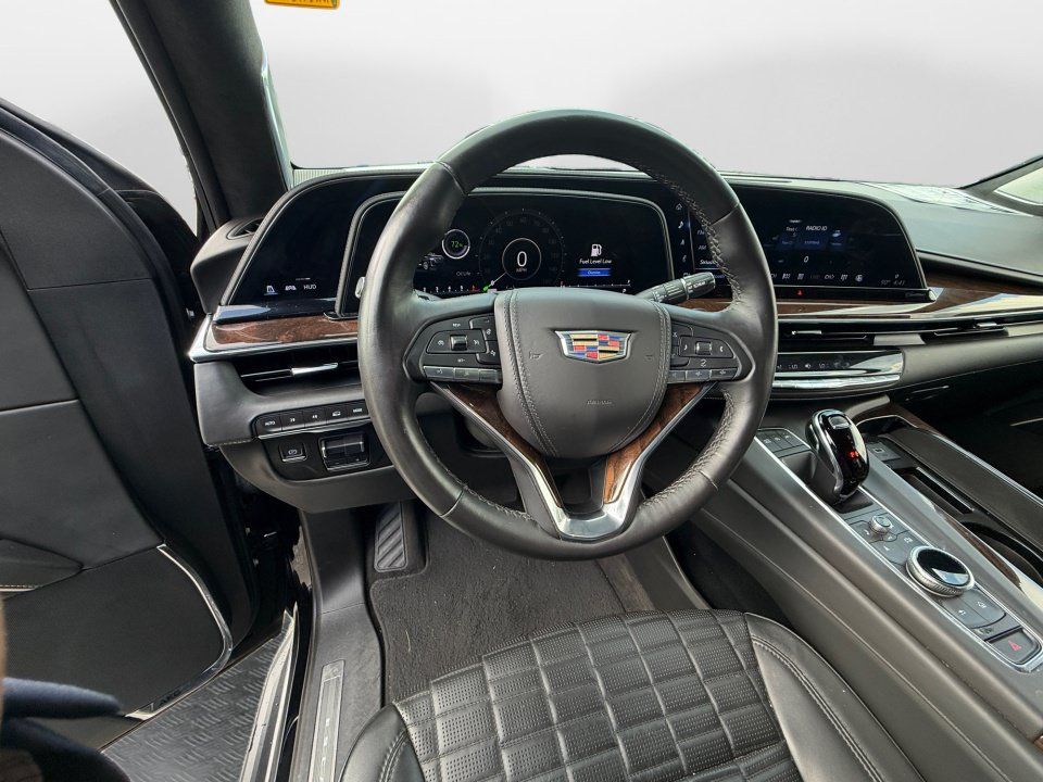Used 2022 Cadillac Escalade ESV Sport Platinum w/ LPO, ONYX Package AWD/4WD image 9