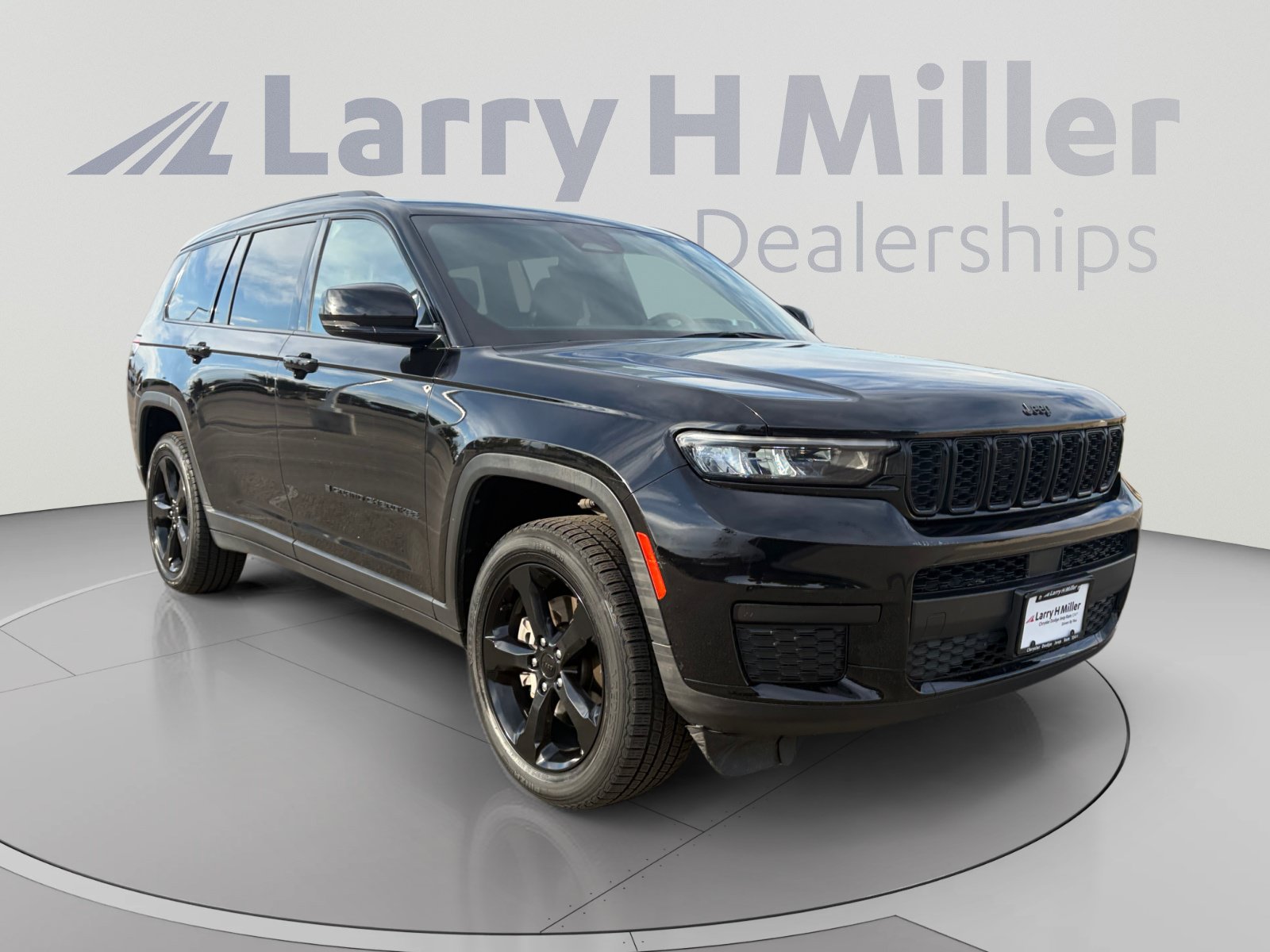 Used 2023 Jeep Grand Cherokee L Laredo AWD/4WD image 8