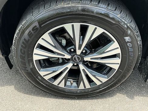 Certified 2023 Nissan Rogue SV w/ SV Premium Package FWD image 10