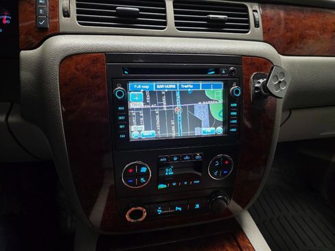 Used 2011 Chevrolet Avalanche LTZ image 22