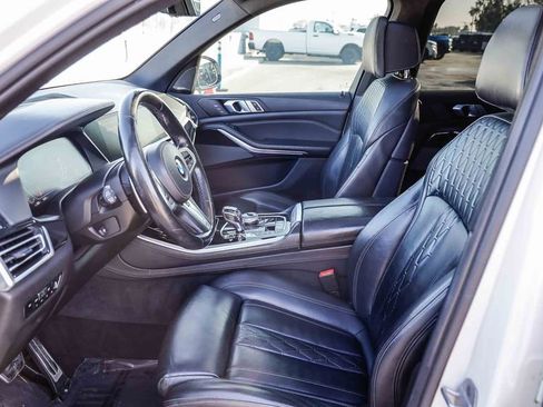 Used 2019 BMW X5 xDrive50i w/ M Sport Package image 19