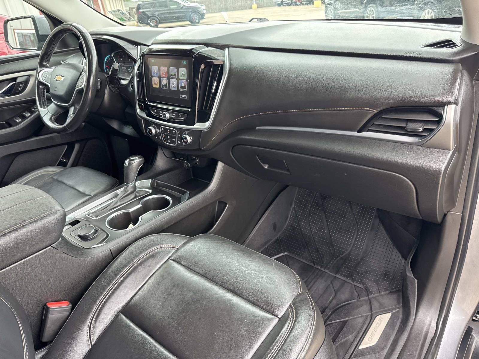 Used 2019 Chevrolet Traverse LT w/ LPO, Floor Liner Package FWD image 12