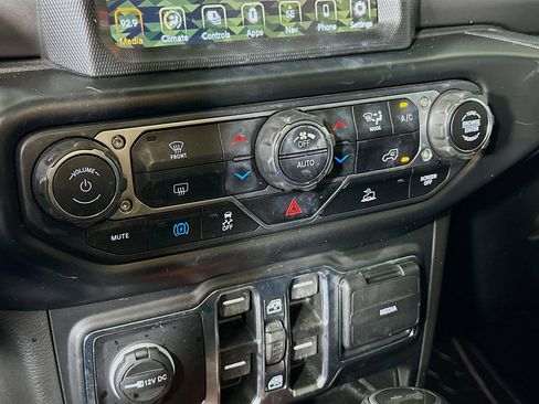 Used 2022 Jeep Wrangler Unlimited Rubicon 4xe AWD/4WD image 23