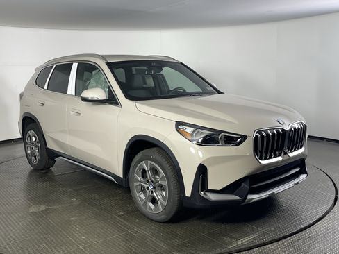 New 2026 BMW X1 xDrive28i w/ Technology Package image 3