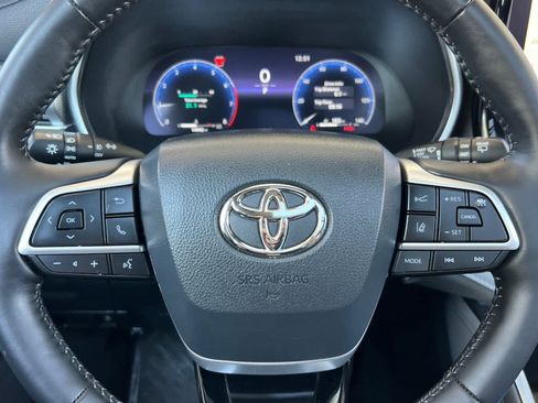 Certified 2024 Toyota Highlander Platinum AWD/4WD image 27