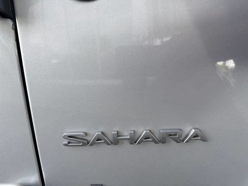 Used 2024 Jeep Wrangler Unlimited Sahara AWD/4WD image 29