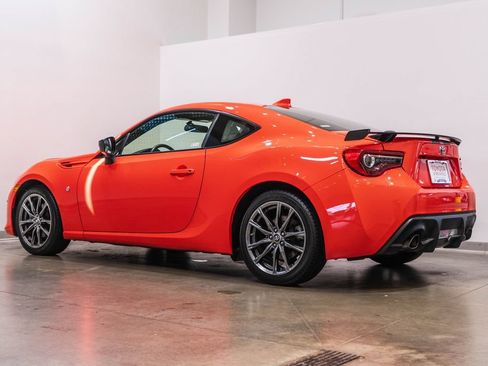 Used 2017 Toyota 86 860 Special Edition RWD image 7