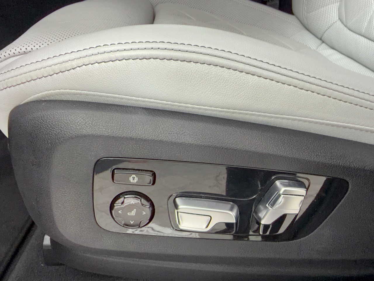 Certified 2026 BMW X5 sDrive40i RWD image 16