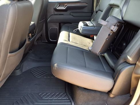 Used 2025 Chevrolet Silverado 1500 LT Trail Boss w/ Convenience Package II AWD/4WD image 25