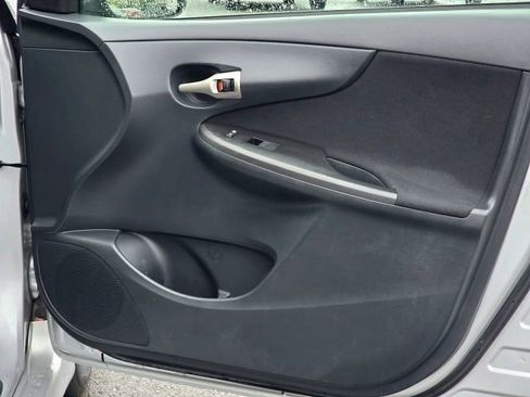 Used 2009 Toyota Corolla S image 26