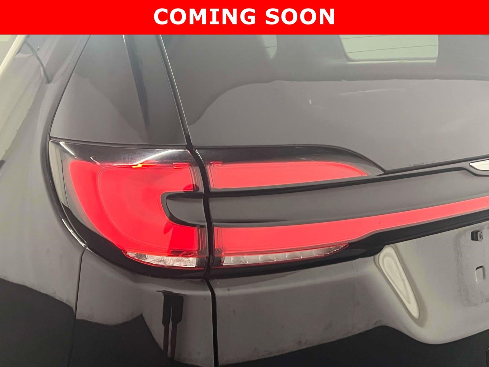 Certified 2024 Chrysler Pacifica Touring-L FWD image 9