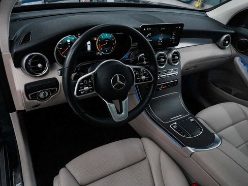 Used 2022 Mercedes-Benz GLC 300 4MATIC image 16