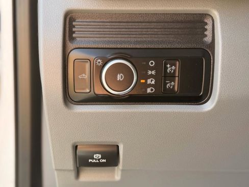Used 2025 Ford F250 XLT AWD/4WD image 12