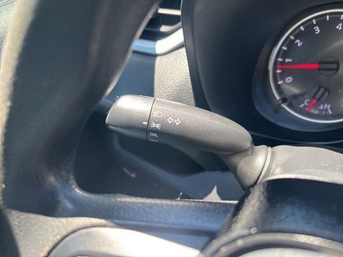 Used 2021 Toyota RAV4 LE AWD/4WD image 32