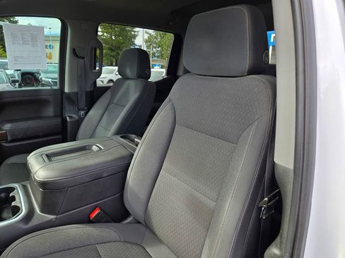 Used 2021 Chevrolet Silverado 1500 LT Trail Boss w/ LPO, Dark Essentials Package image 12