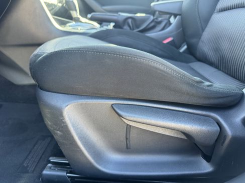 Used 2015 MAZDA MAZDA3 i Touring image 11