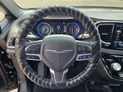 Used 2026 Chrysler Pacifica Select AWD/4WD image 47