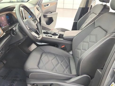 Used 2025 Volkswagen Atlas SE image 23