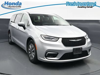 Used 2023 Chrysler Pacifica Touring-L