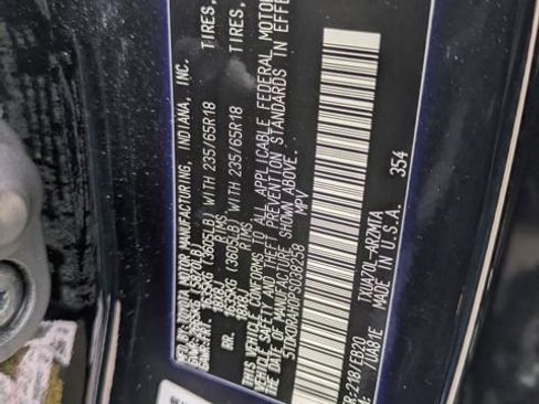 Used 2023 Toyota Highlander XLE image 38