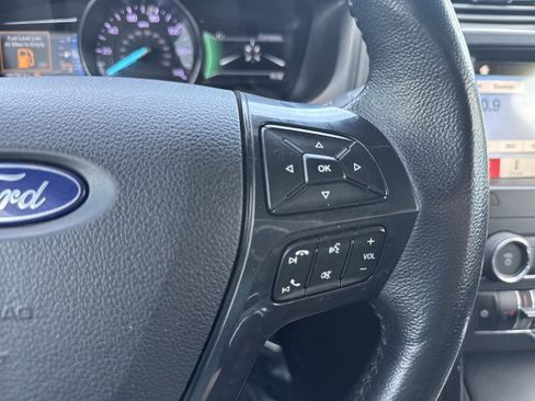 Used 2018 Ford Explorer XLT w/ Equipment Group 202A image 27