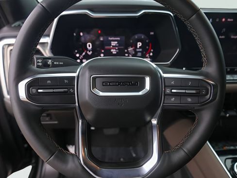 Used 2023 GMC Canyon Denali AWD/4WD image 13