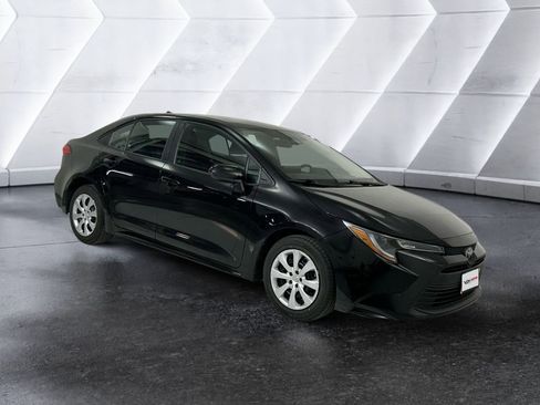 Used 2023 Toyota Corolla LE FWD image 1
