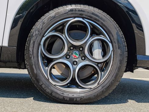 Used 2024 Alfa Romeo Tonale Ti AWD/4WD image 12