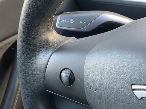 Used 2020 Tesla Model Y Long Range image 27