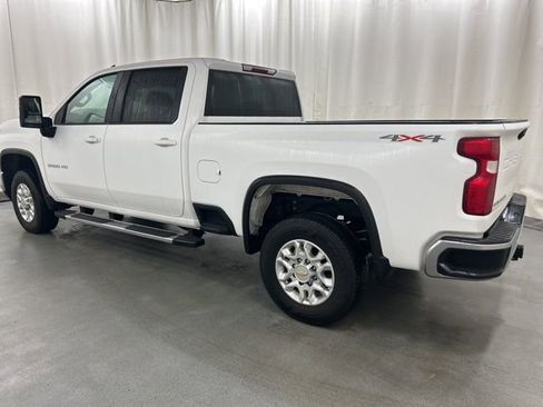 Used 2024 Chevrolet Silverado 3500 LT image 3