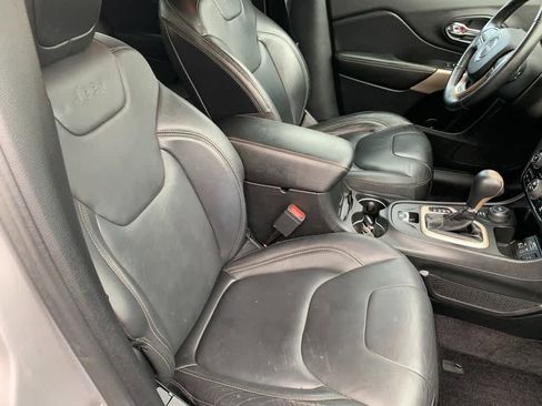 Used 2018 Jeep Cherokee Limited w/ High Altitude Package AWD/4WD image 21