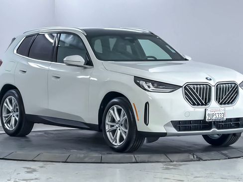 Used 2025 BMW X3 xDrive30i w/ Convenience Package image 9